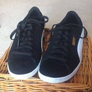 Puma classic women's sued shoe